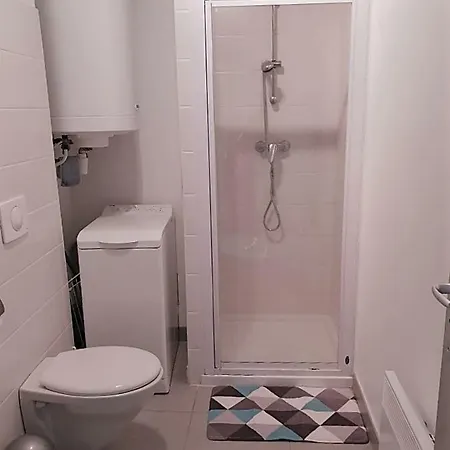 Studio Centre Ville Corte Avec Wifi Et Rafraichisseur D'air * 科尔特