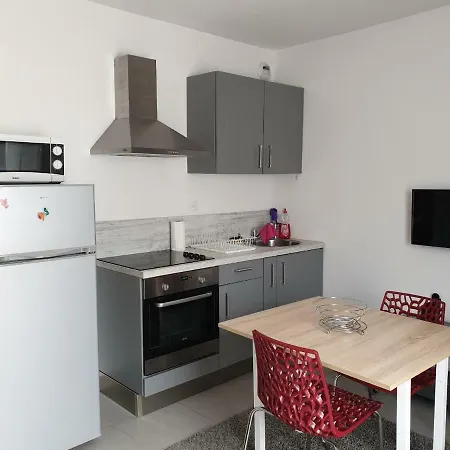 Studio Centre Ville Corte Avec Wifi Et Rafraichisseur D'air 科尔特